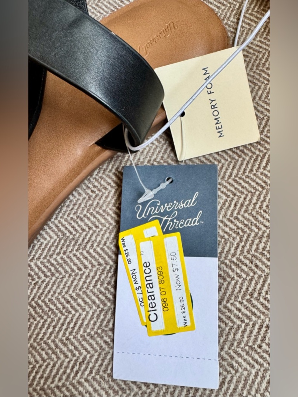 Bundle of 2 Pairs Universal Thread & A New Day Sandals - Size 9 NWTs - Picture 15 of 15